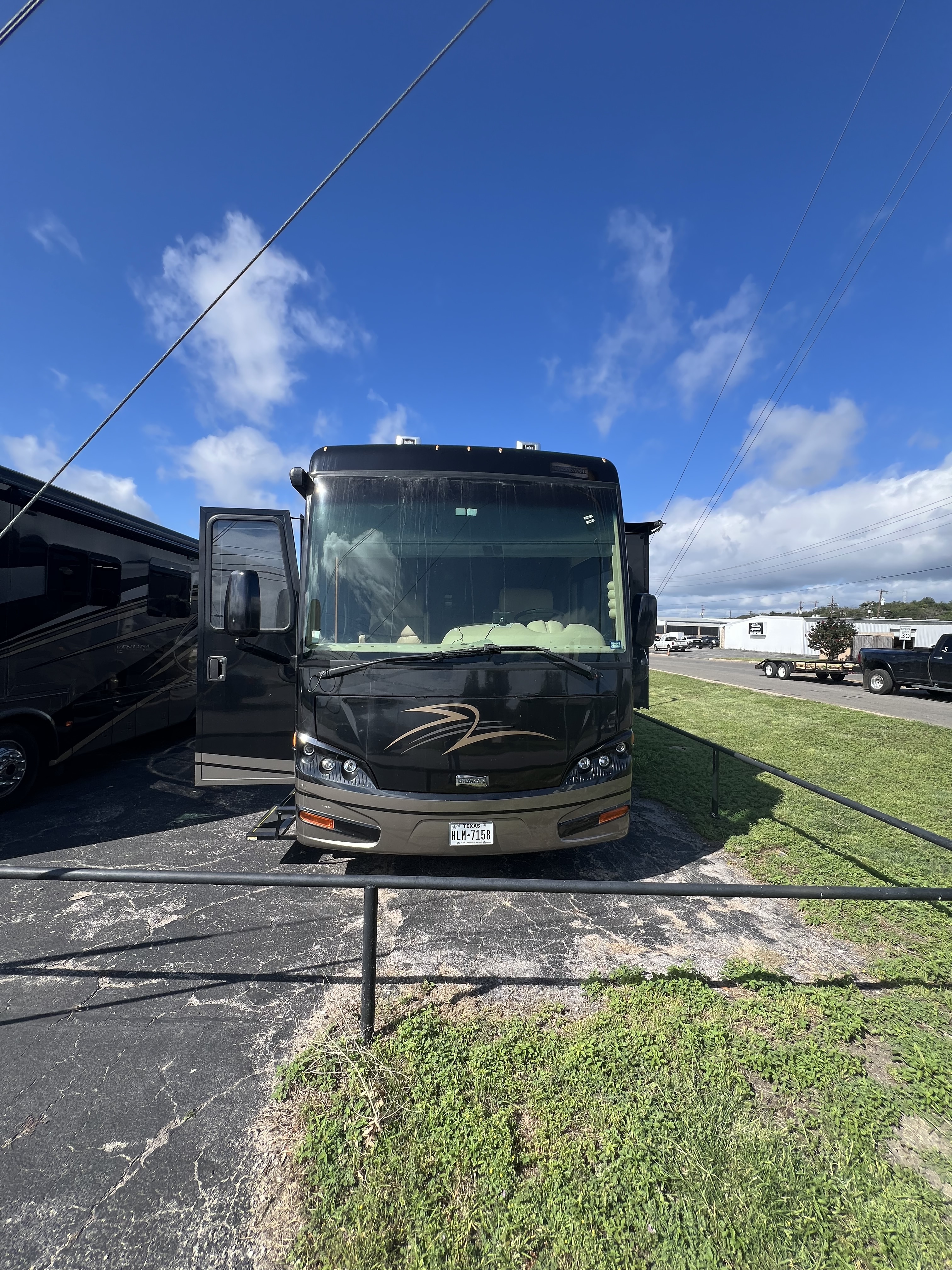 2014 Newmar Ventana LE 3847 Class A Diesel Motorhome - Diesel Pusher RV