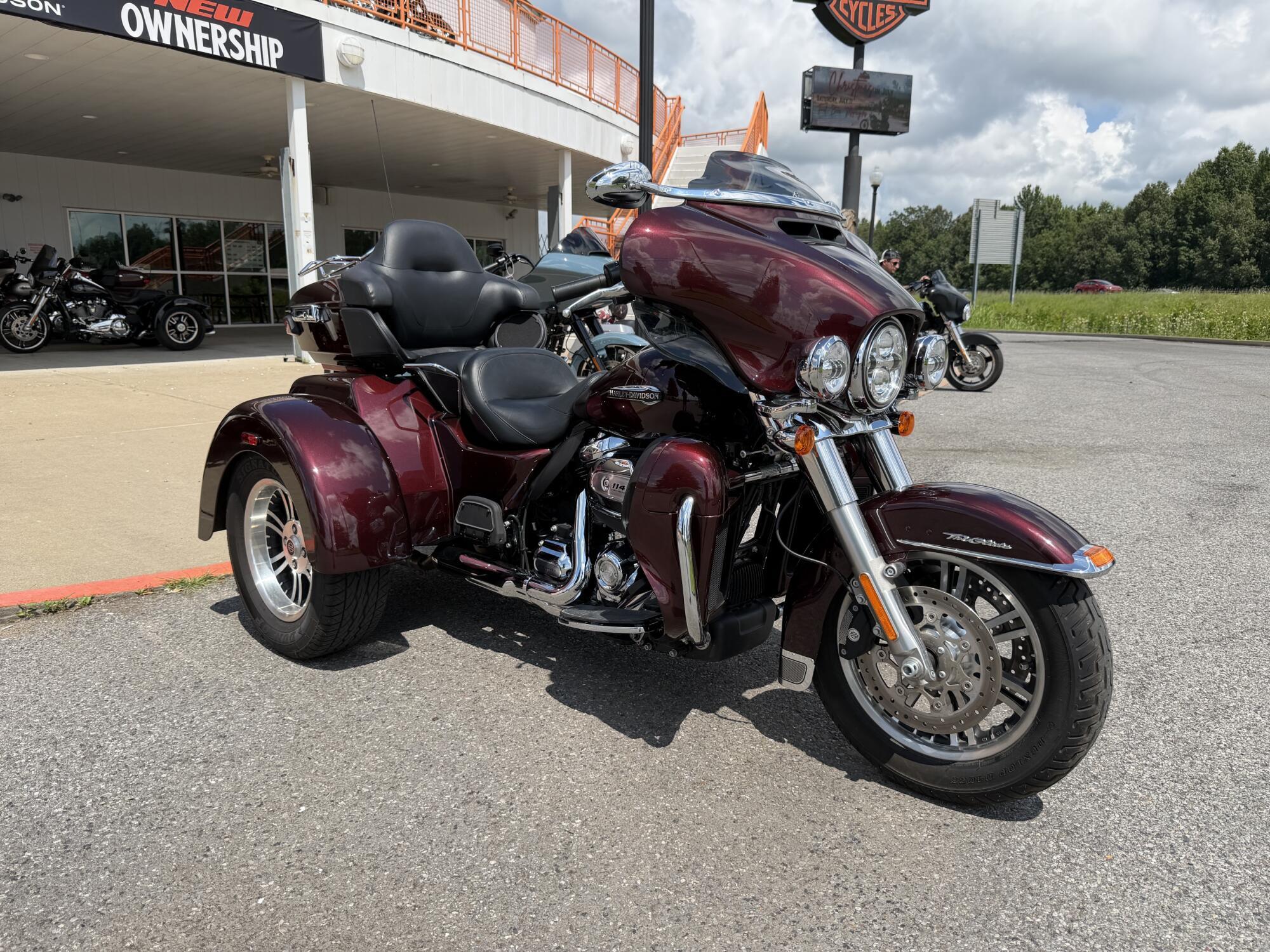 2019 Harley-Davidson Tri Glide Ultra ULTRA CLASSIC in Winterville, NC