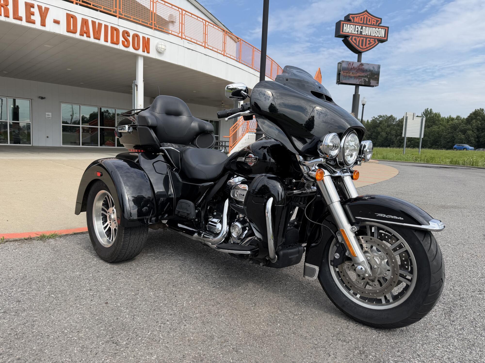 2024 Harley-Davidson Tri Glide Ultra ULTRA CLASSIC in Winterville, NC