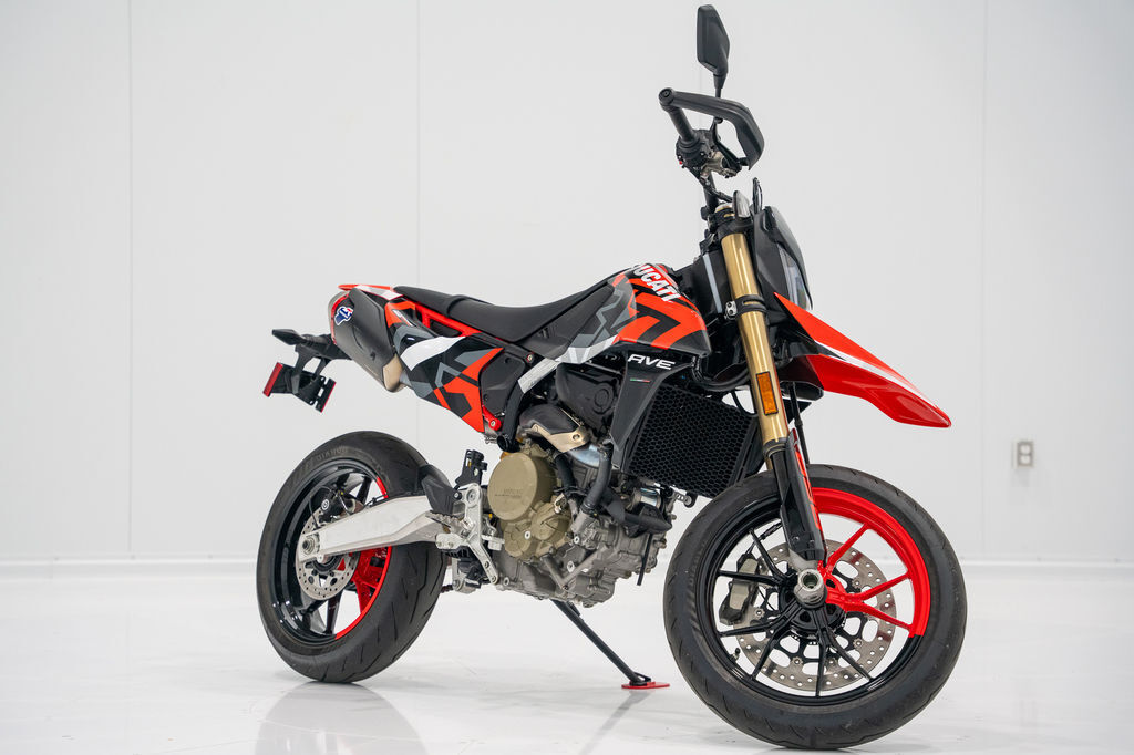2026 Ducati Hypermotard 698 Mono RVE 698 MONO RVE in Zionsville, IN