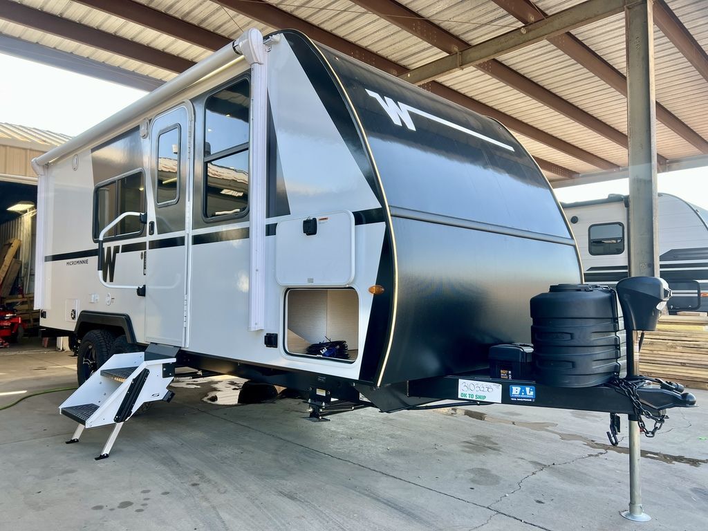 2026 Winnebago Micro Minnie 2108DS in sealy TX