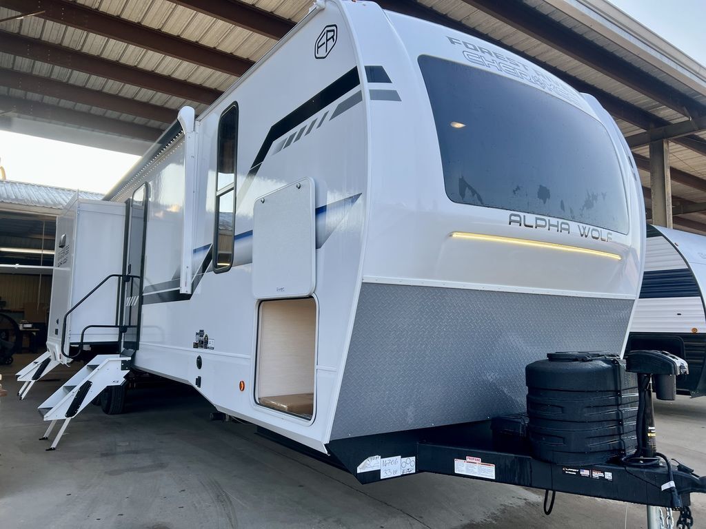 2026 Forest River Cherokee Alpha Wolf 33BH RV
