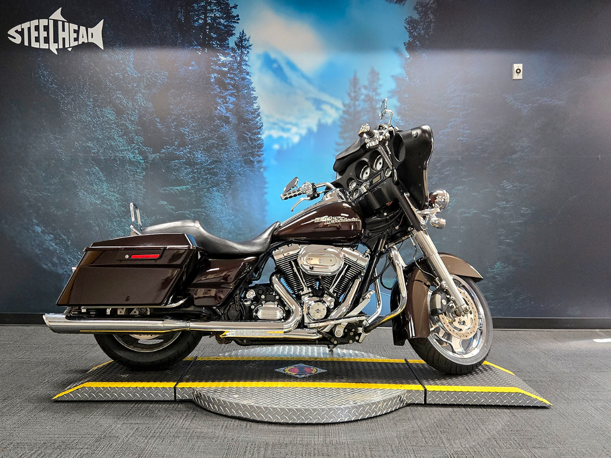 2011 Harley-Davidson STREET GLIDE in Tigard, OR