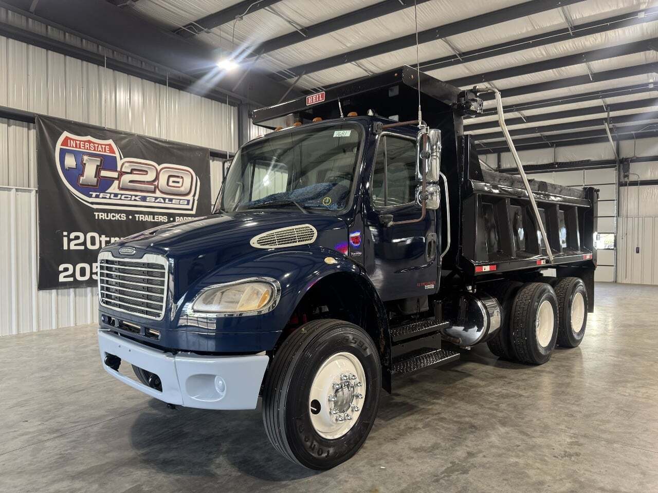 2007 FREIGHTLINER BUSINESS CLASS M2 106 in Pell City, AL