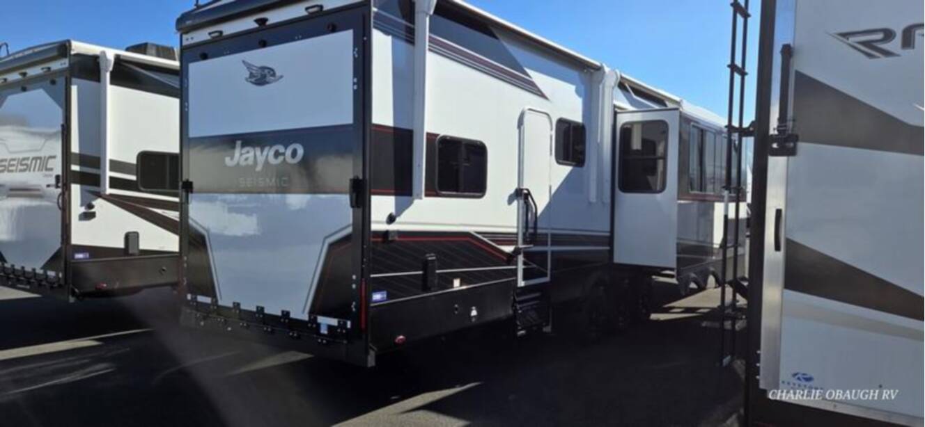 A photo of this 2026 Jayco Seismic 395