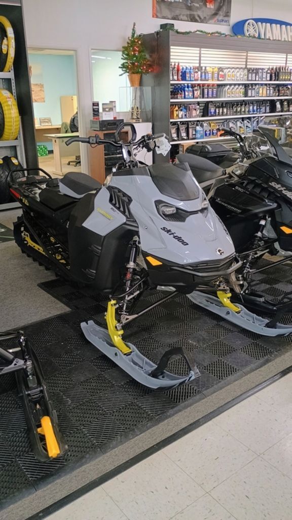 2026 Ski-Doo Summit® Adrenaline® with Edge Package 850 E-TEC 146 H 850 E-TEC 146 2.5 in warsaw IN