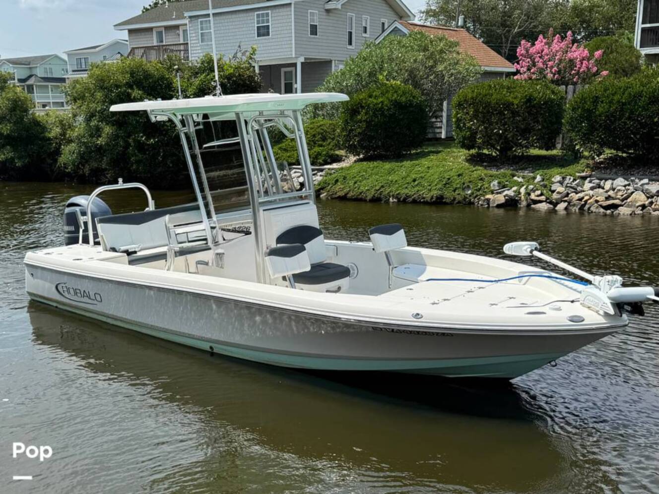 A photo of this 2019 Robalo 226 Cayman