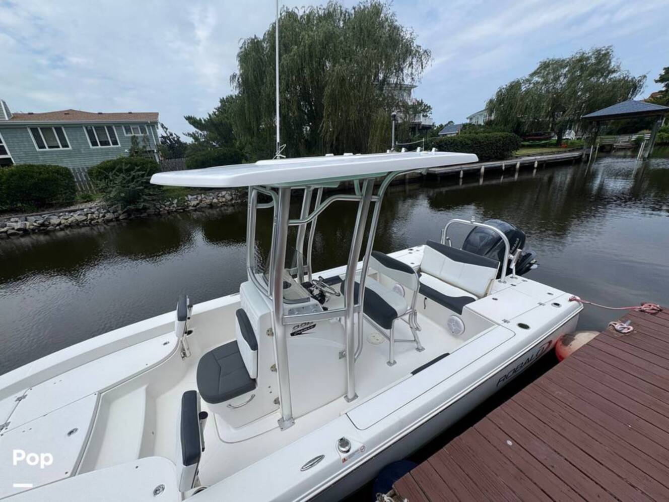 A photo of this 2019 Robalo 226 Cayman