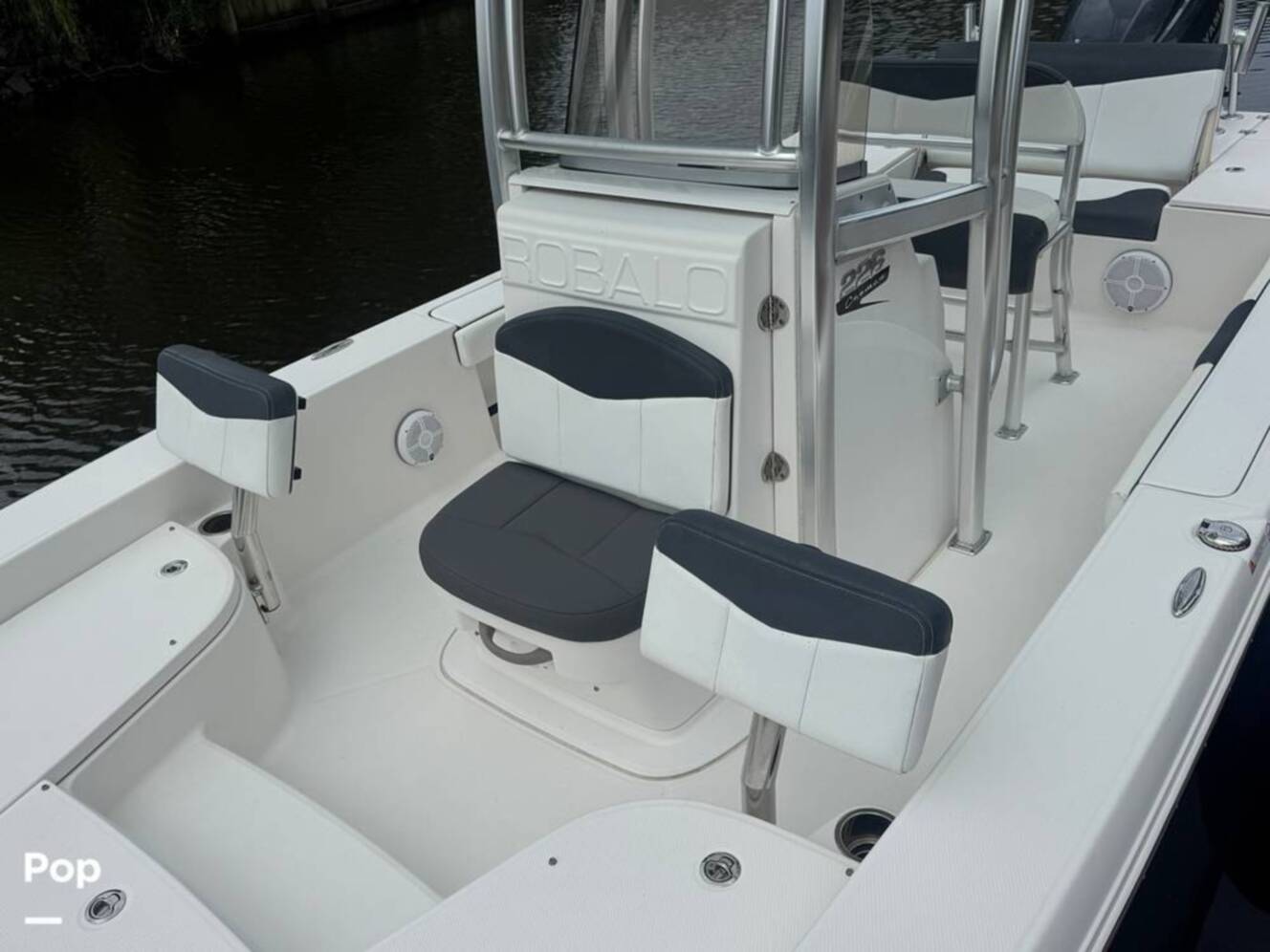 A photo of this 2019 Robalo 226 Cayman