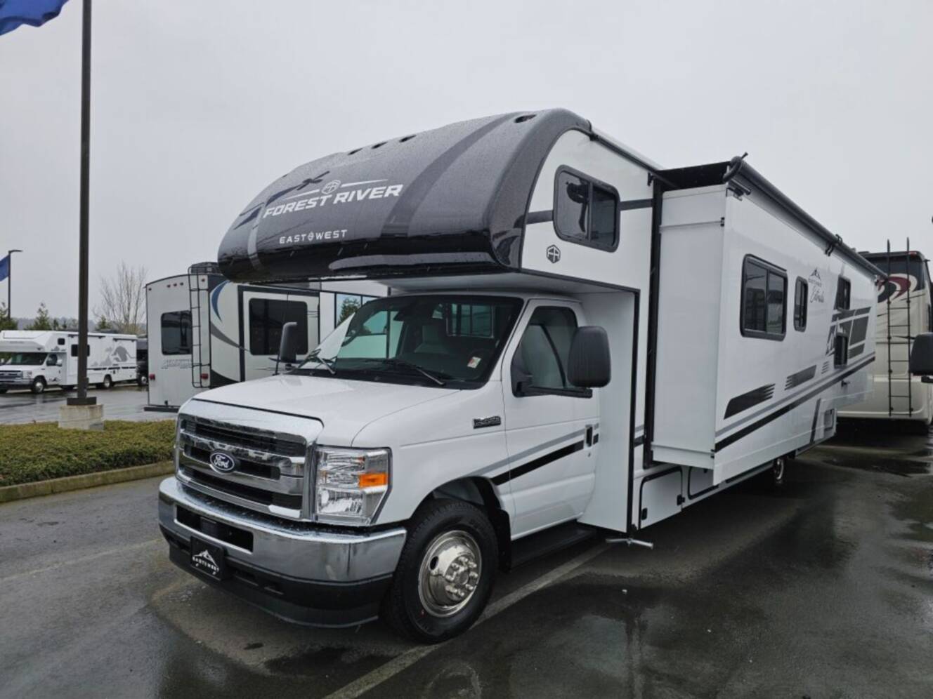 A photo of this 2026 East To West Entrada 3100FB