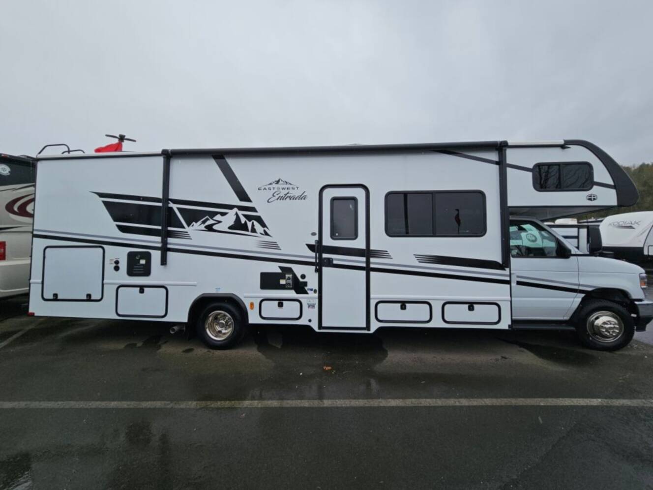 A photo of this 2026 East To West Entrada 3100FB