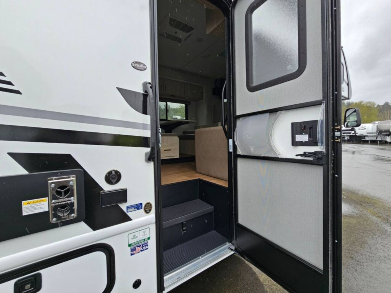 A photo of this 2026 East To West Entrada 3100FB