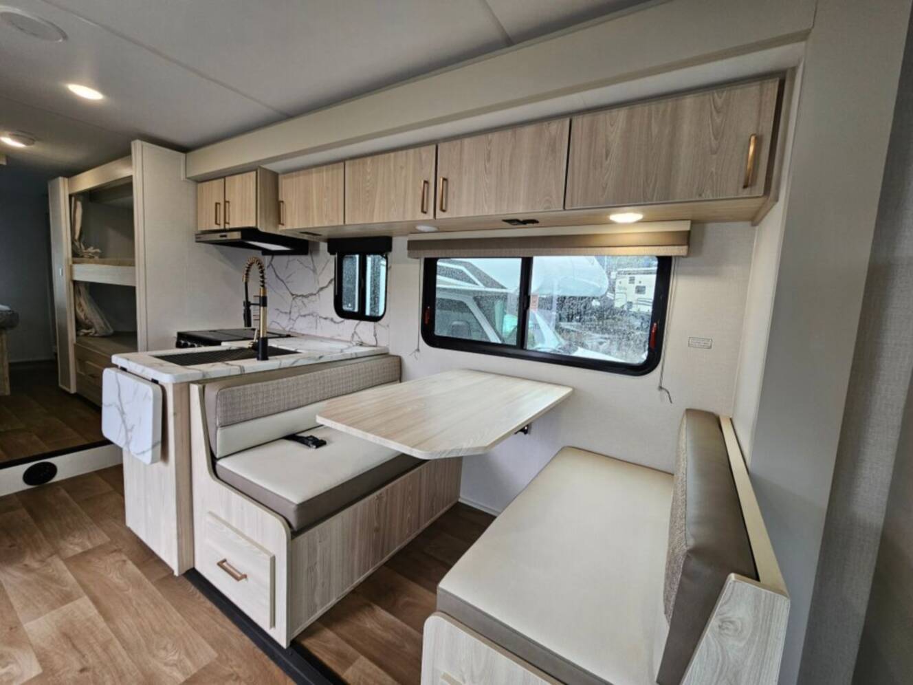 A photo of this 2026 East To West Entrada 3100FB