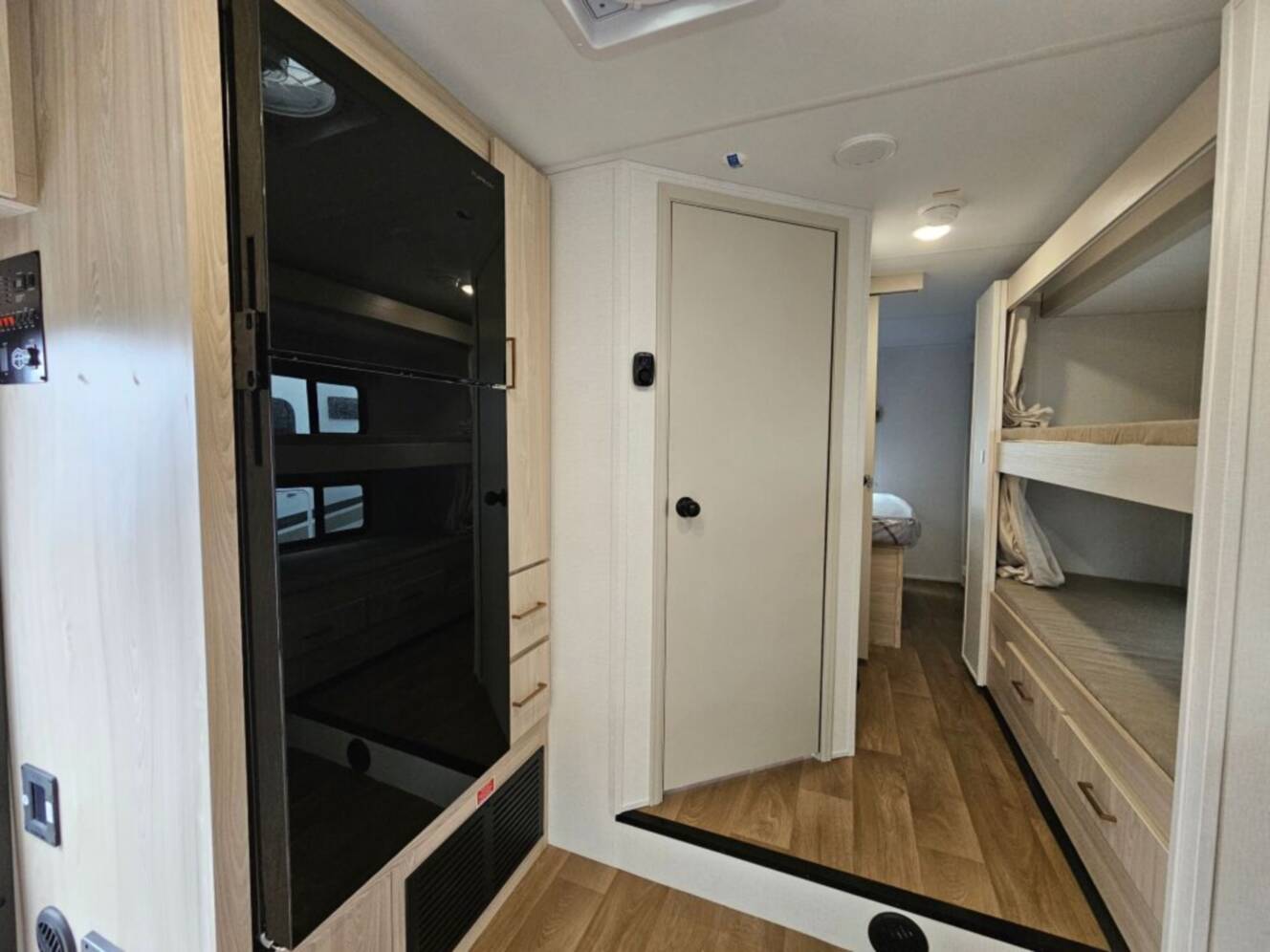 A photo of this 2026 East To West Entrada 3100FB