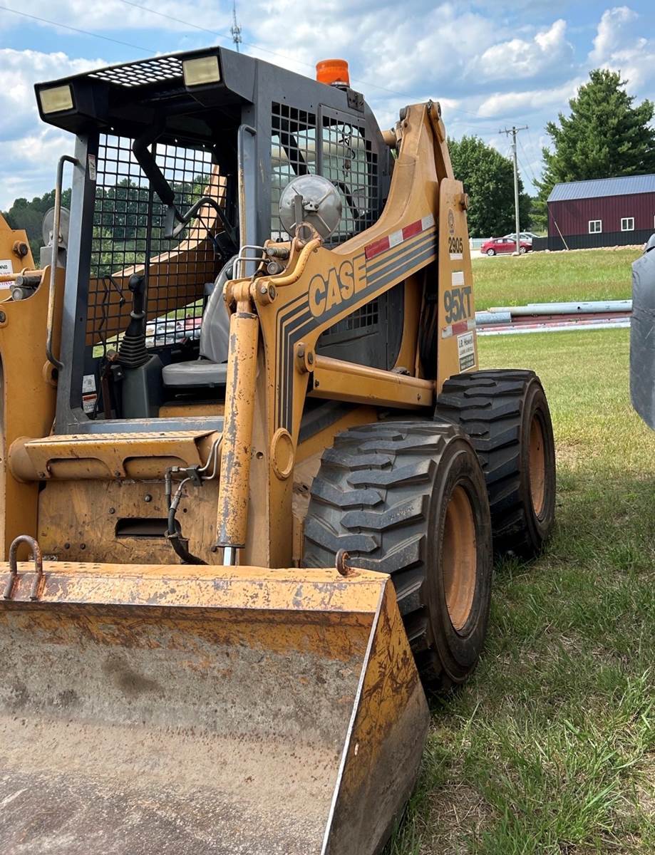 1999 Case 95XT in Wayne, MI