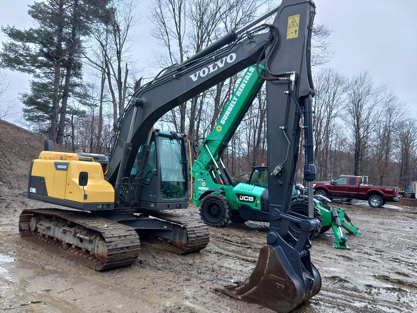 2012 Volvo EC140DL in Wayne, MI