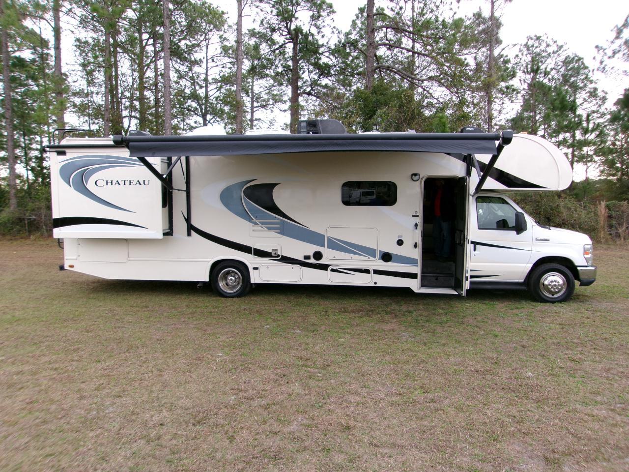 2015 Thor Motor Coach Chateau 31L RV