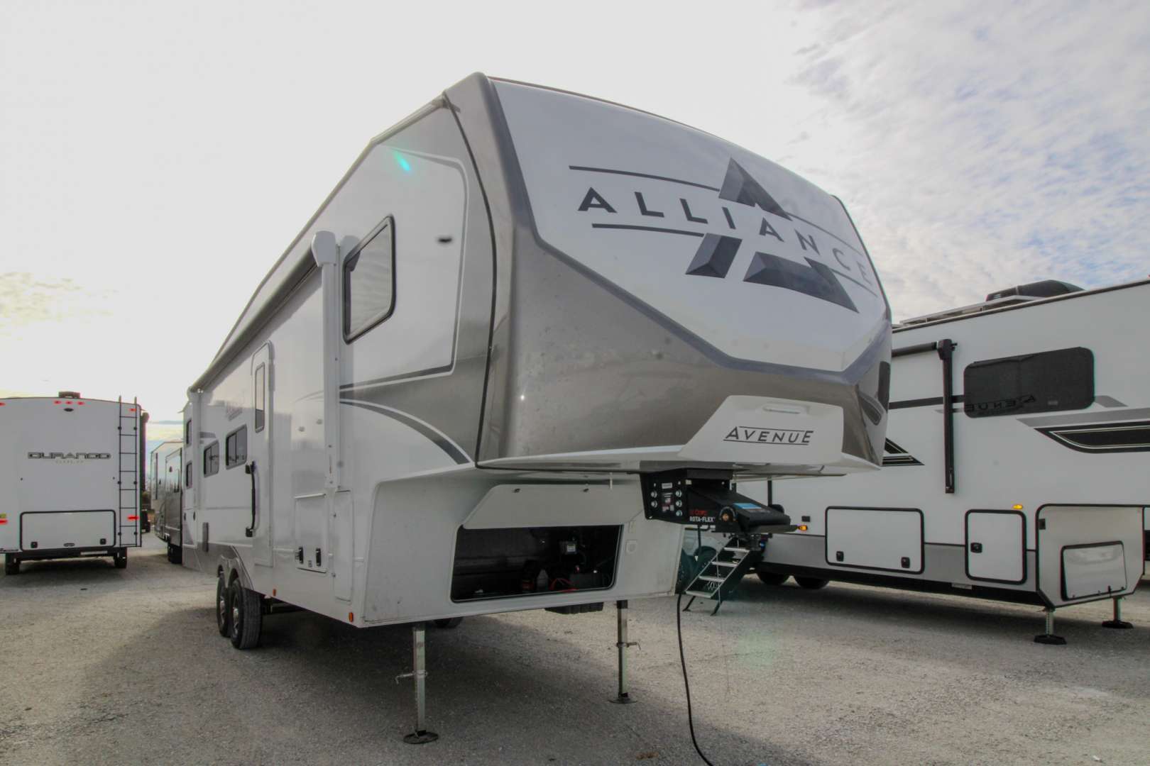 2026 Alliance Rv Avenue All Access Series 29BH Fifth Wheel Toy Hauler RV