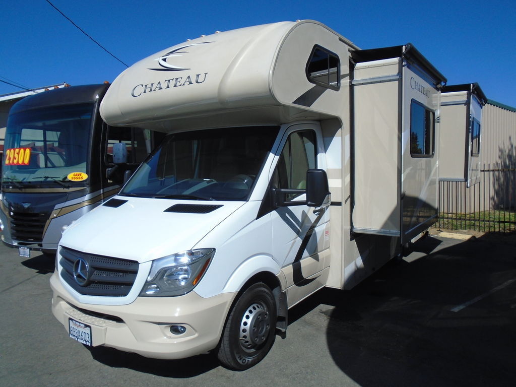 2018 Thor Motor Coach Chateau Sprinter 24FS RV