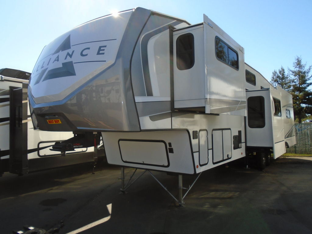 2024 Alliance Rv Avenue 37MBR RV