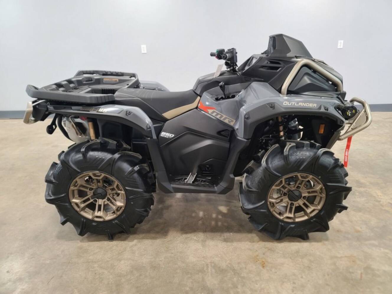 A photo of this 2026 Can-Am Outlander X mr 850