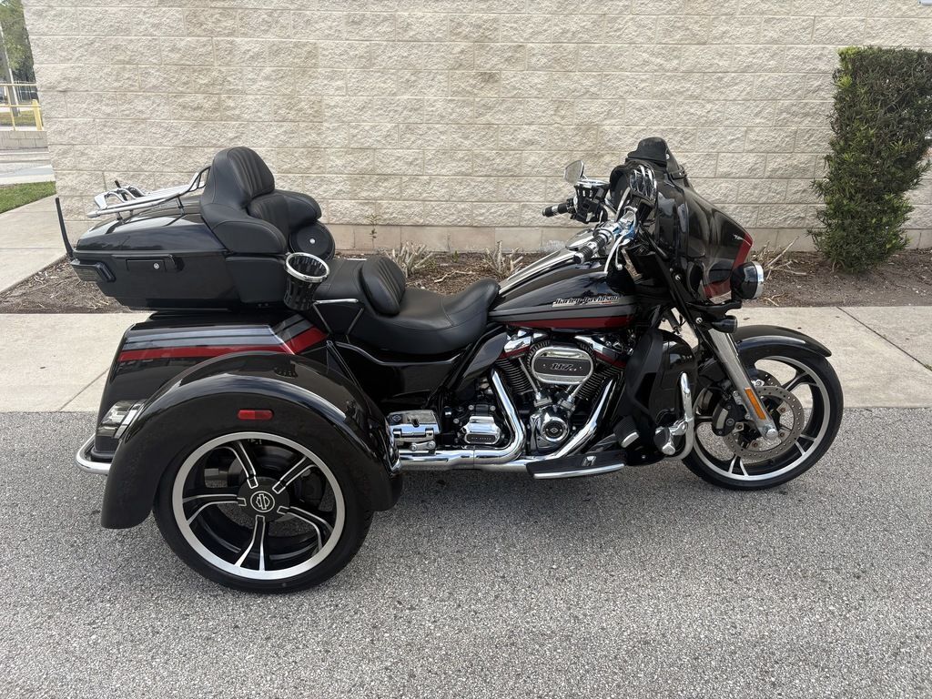 2020 Harley-Davidson® FLHTCUTGSE - CVO Tri Glide® in Baymeadows Jacksonville, FL