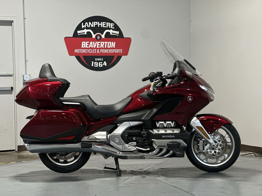2018 Honda® Gold Wing Tour Candy Ardent Red 1800 TOUR in Tigard, OR