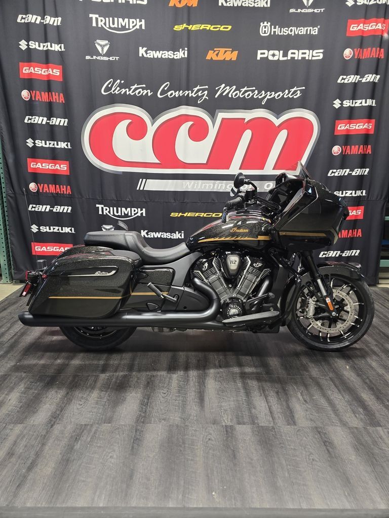 2026 Indian Motorcycle® CHALLENGER DARK HORSE + 112 & AUDIO PACKAGE DARK HORSE in Wilmington, OH