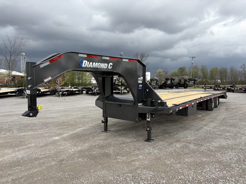 2026 DIAMOND C FMAX212 35' x 102" in Woodburn, IN