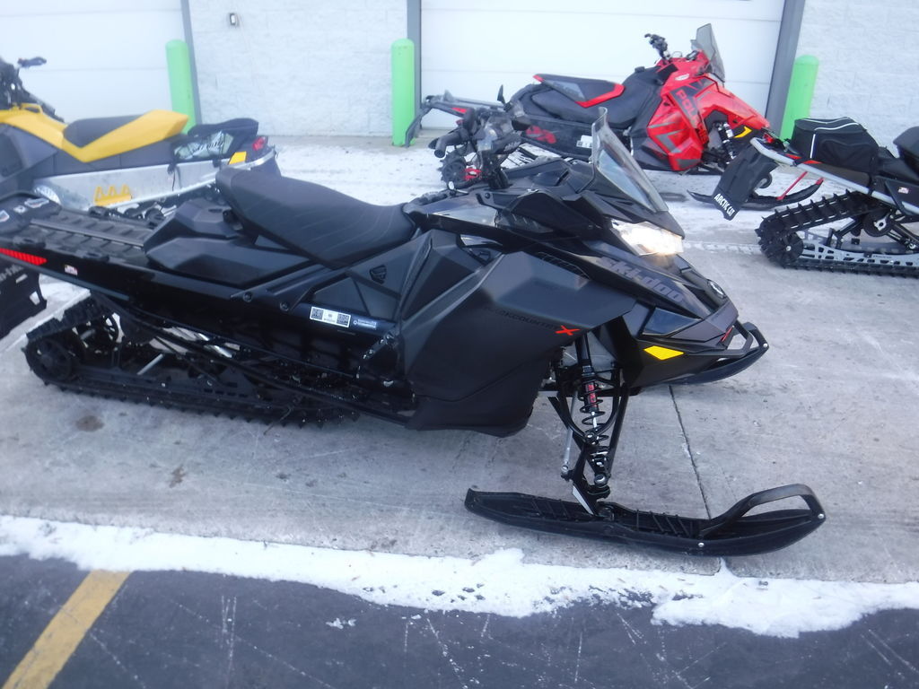 2021 Ski-Doo Backcountry X® Rotax® 850 E-TEC® ES Cobra 1.6 Bla in big bend WI