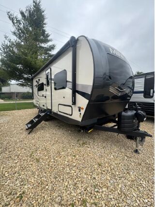 2023 FOREST RIVER ROCKWOOD MINI LITE 2204S