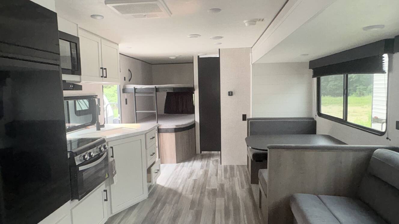 A photo of this 2025 Jayco Jay Flight SLX 263BHSW