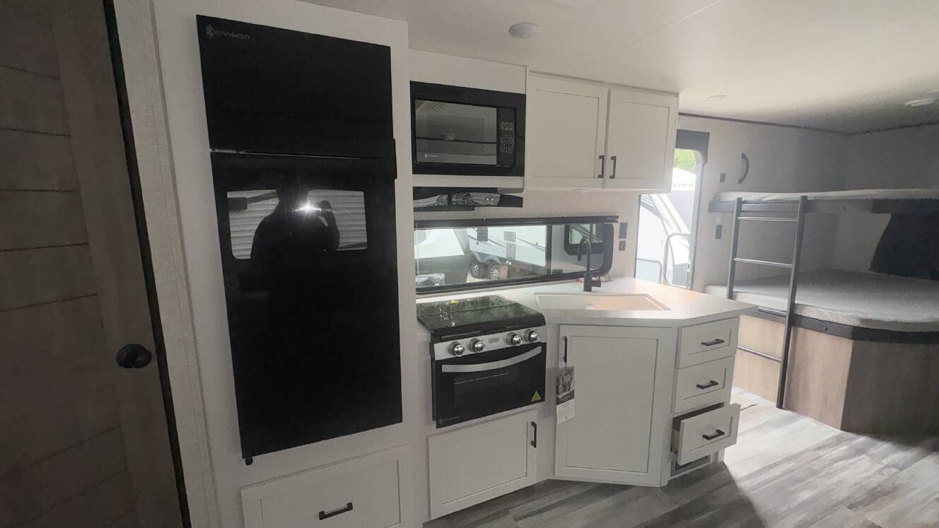 A photo of this 2025 Jayco Jay Flight SLX 263BHSW