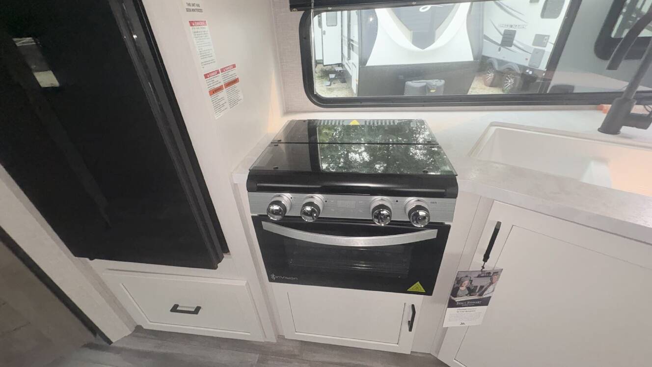 A photo of this 2025 Jayco Jay Flight SLX 263BHSW