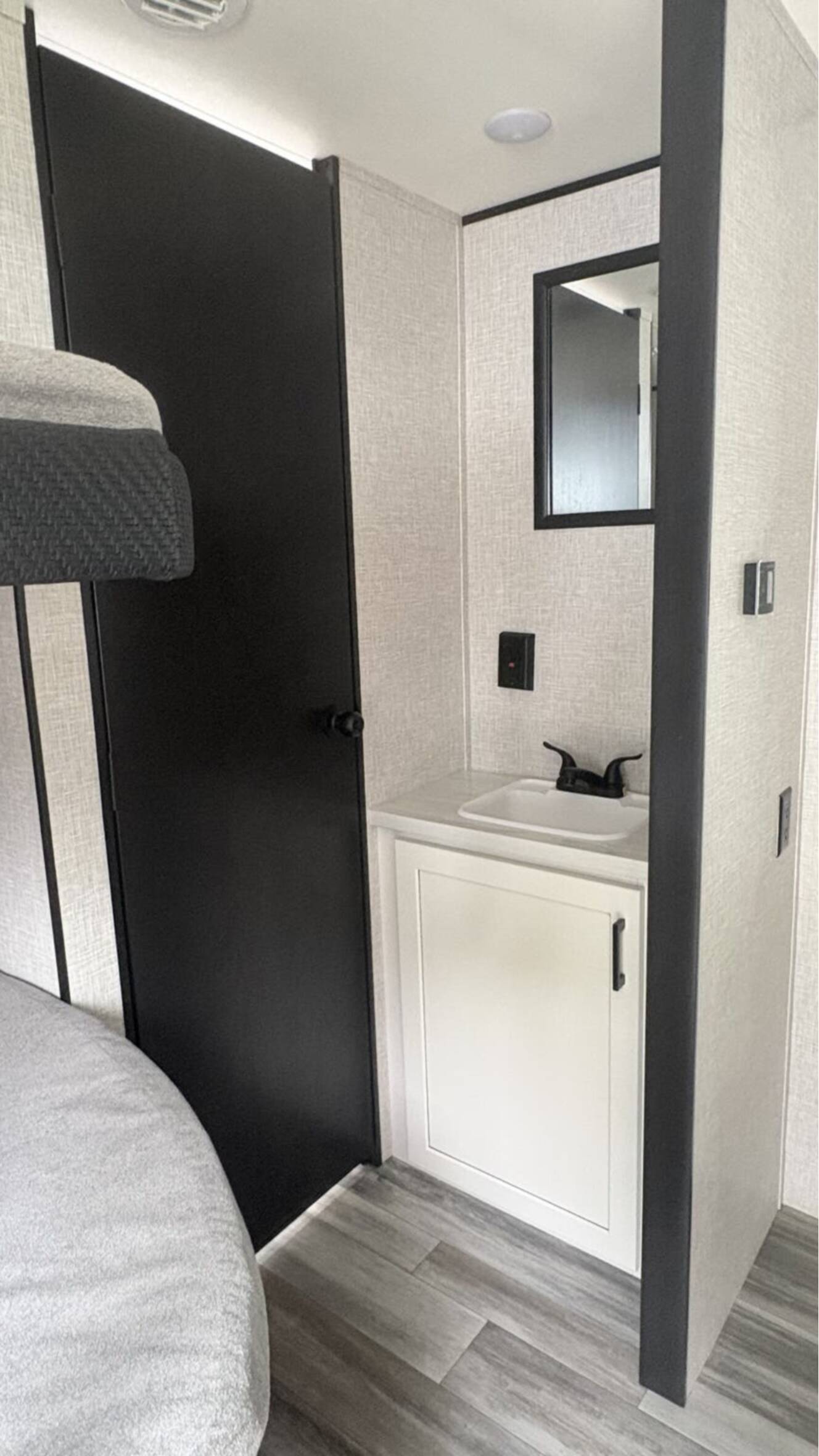 A photo of this 2025 Jayco Jay Flight SLX 263BHSW