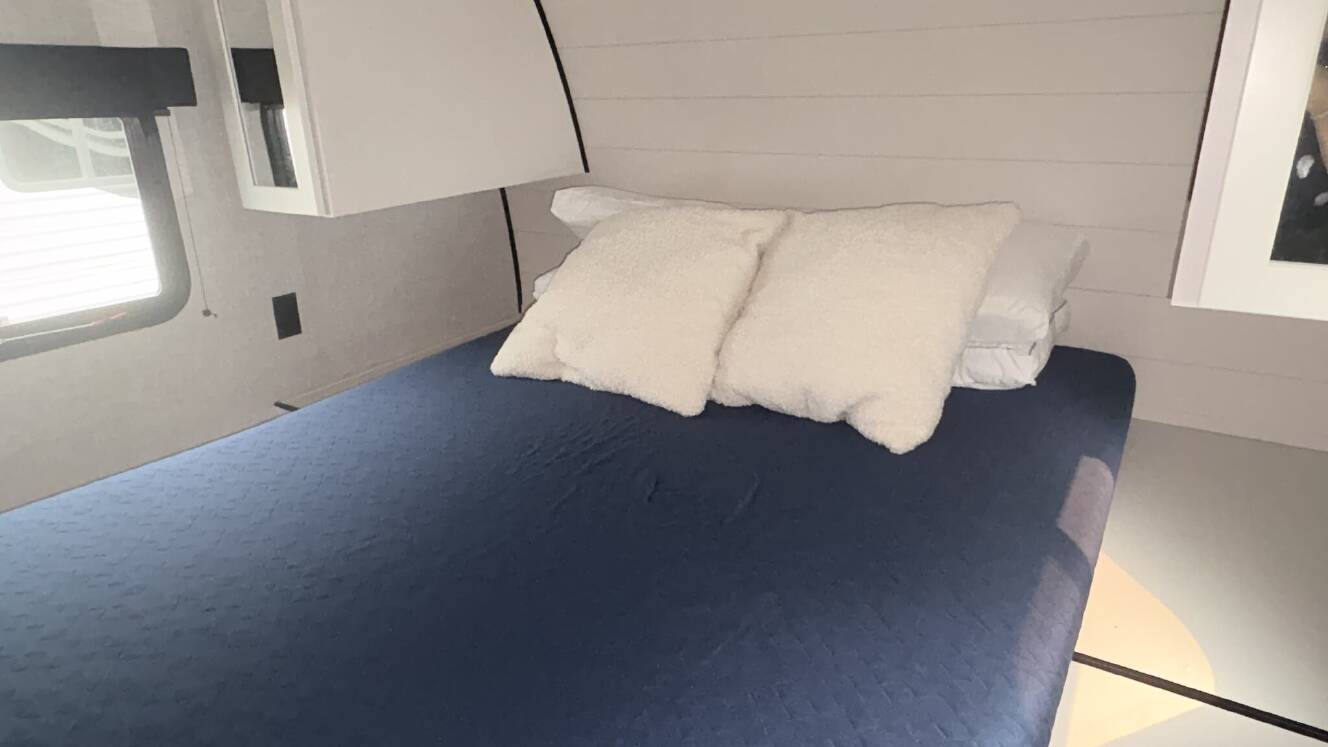 A photo of this 2025 Jayco Jay Flight SLX 263BHSW