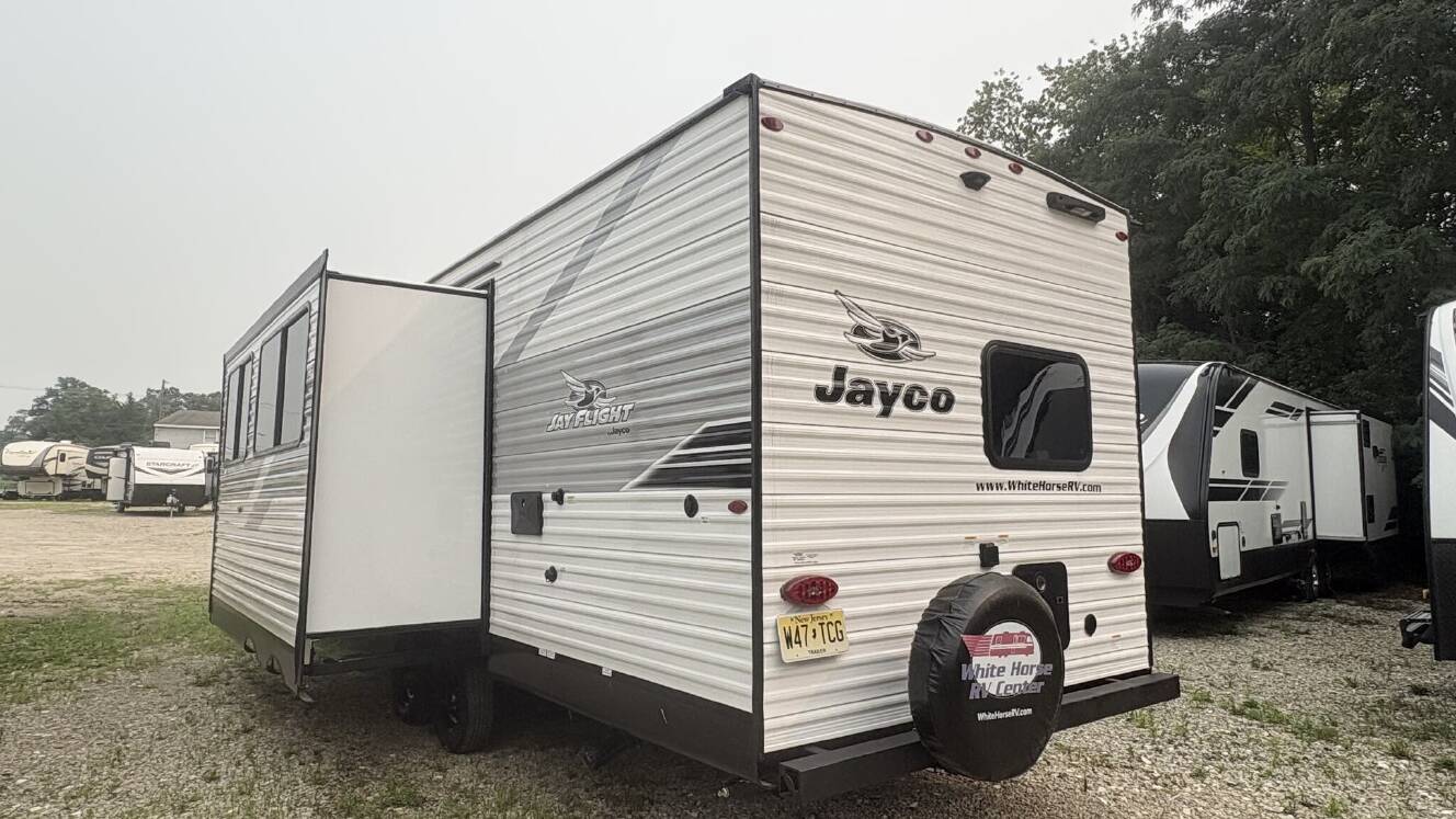 A photo of this 2025 Jayco Jay Flight SLX 263BHSW