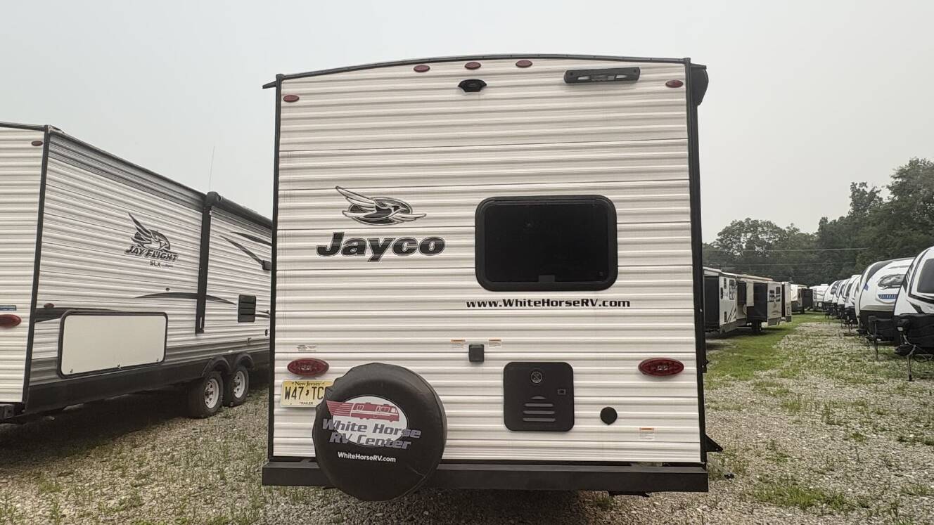 A photo of this 2025 Jayco Jay Flight SLX 263BHSW