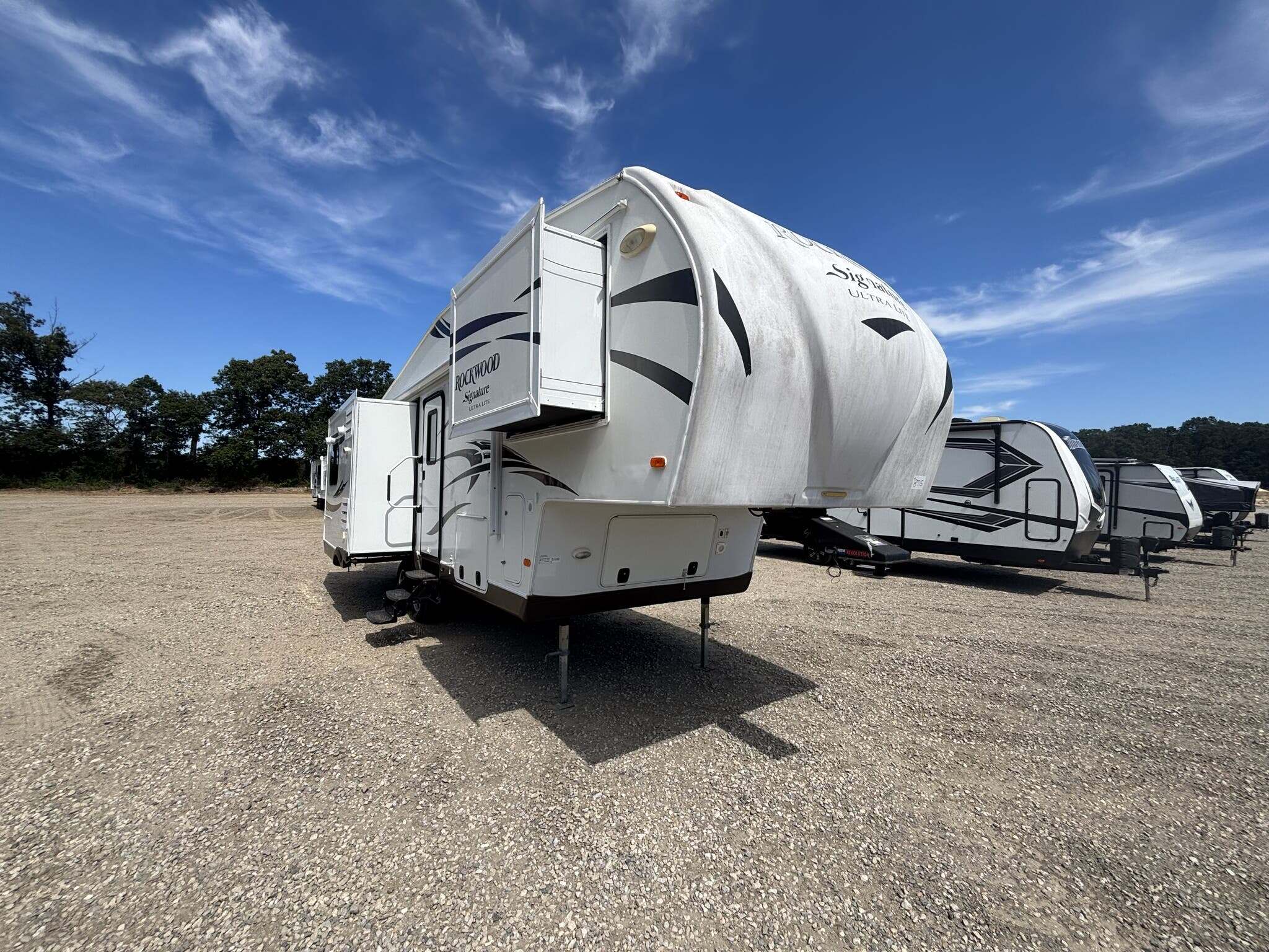 2014 Forest River Rockwood Signature Ultra Lite 8265WS in newfield NJ