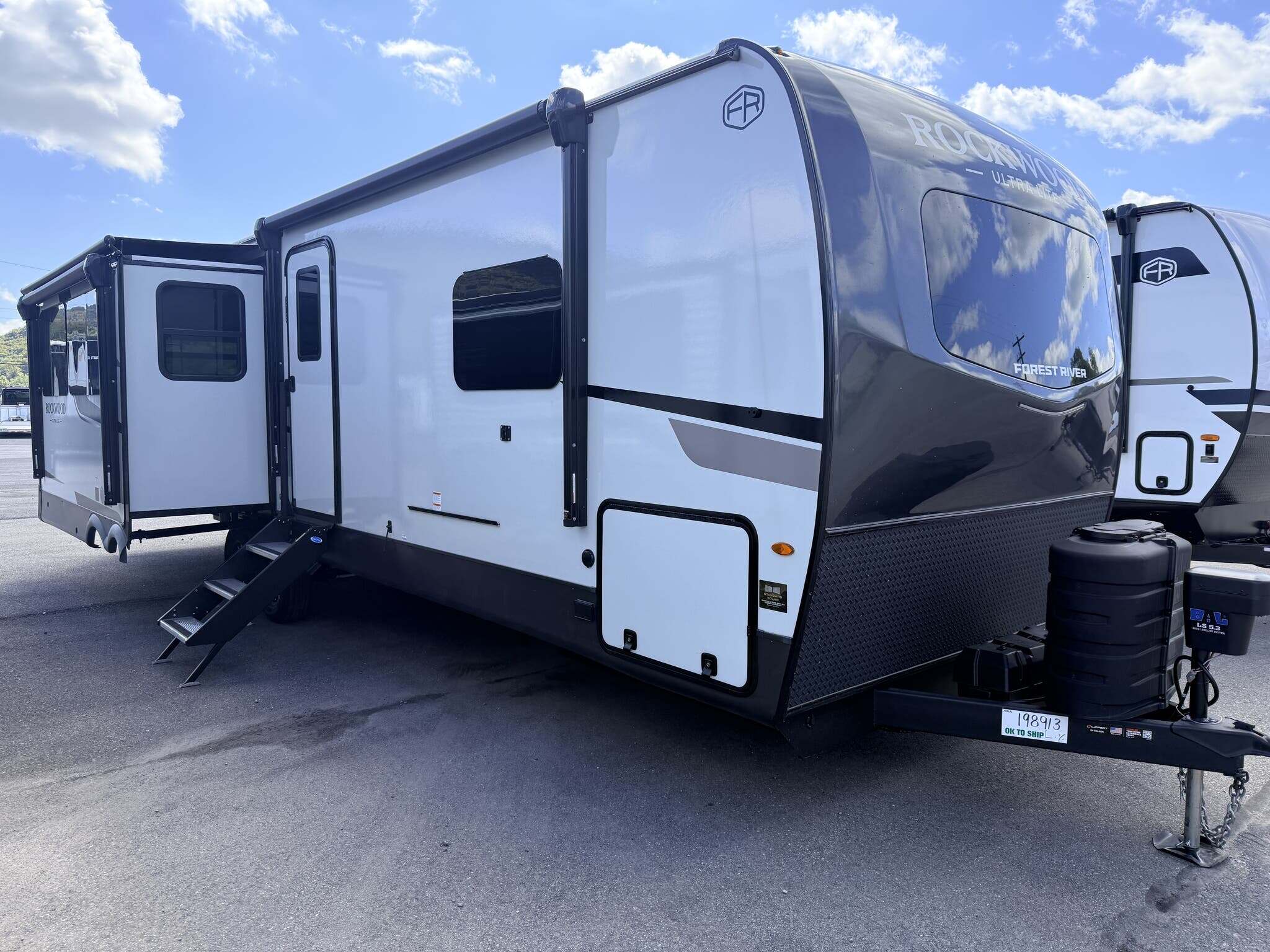 2026 Forest River Rockwood Ultra Lite 2906RL in mill hall PA