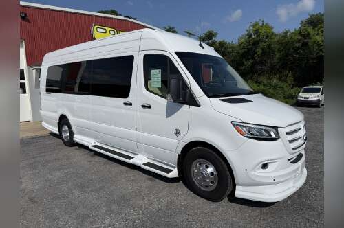 2025 Ogv Luxury Coach V-Cruise VCB9DB in mill hall PA