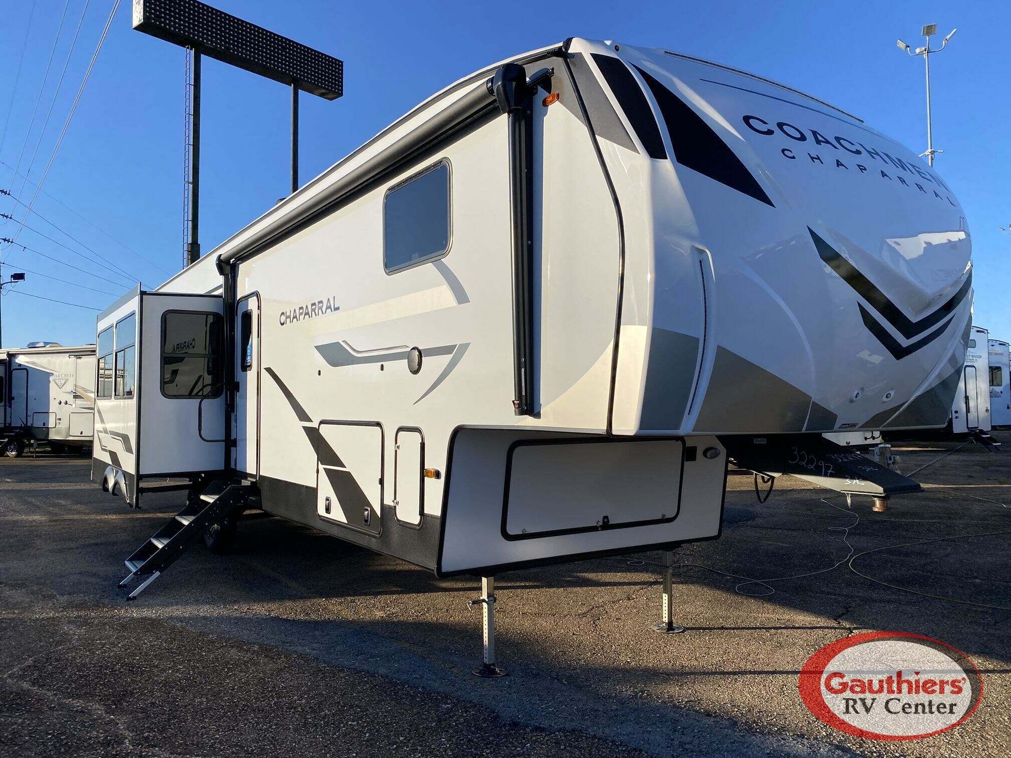 2025 Coachmen CHAPARRAL 389DEK RV
