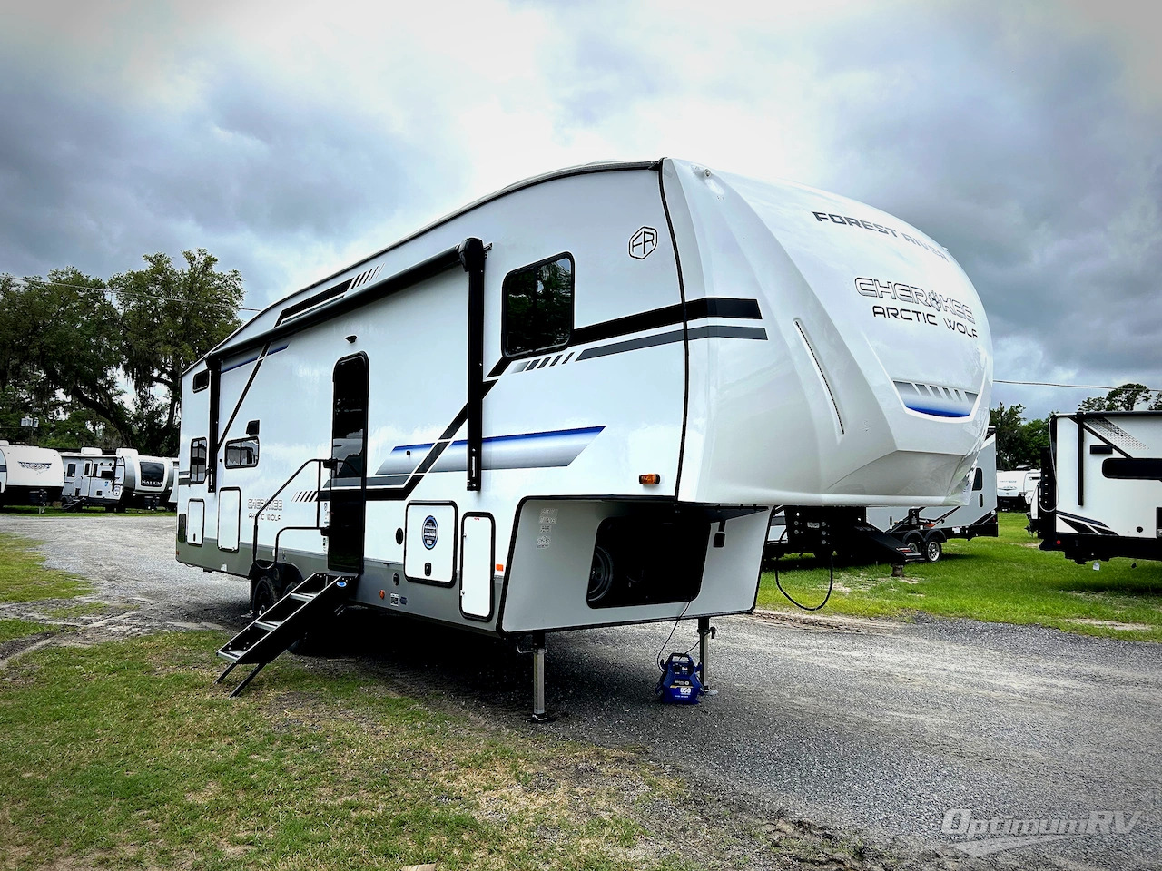 2025 Forest River Cherokee Arctic Wolf 287BH RV