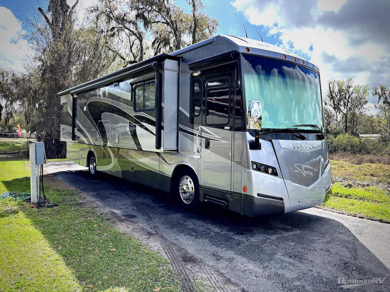 2013 Itasca Meridian 36M in ocala FL