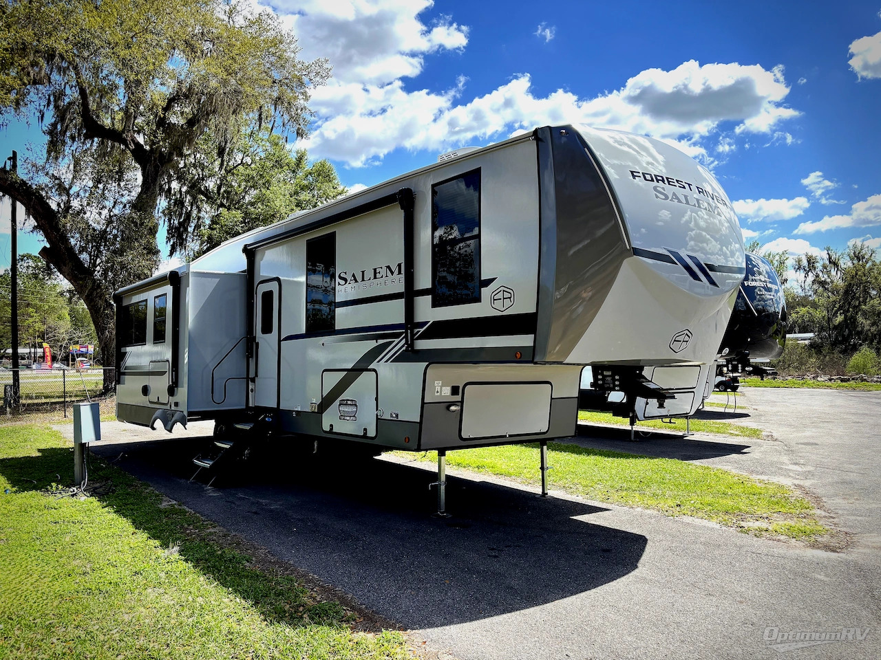 2026 Forest River Salem Hemisphere 321DRL in ocala FL