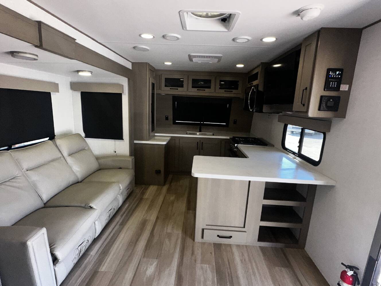 A photo of this 2025 Grand Design Reflection 322FKTS