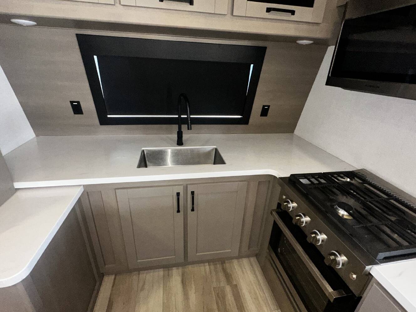 A photo of this 2025 Grand Design Reflection 322FKTS
