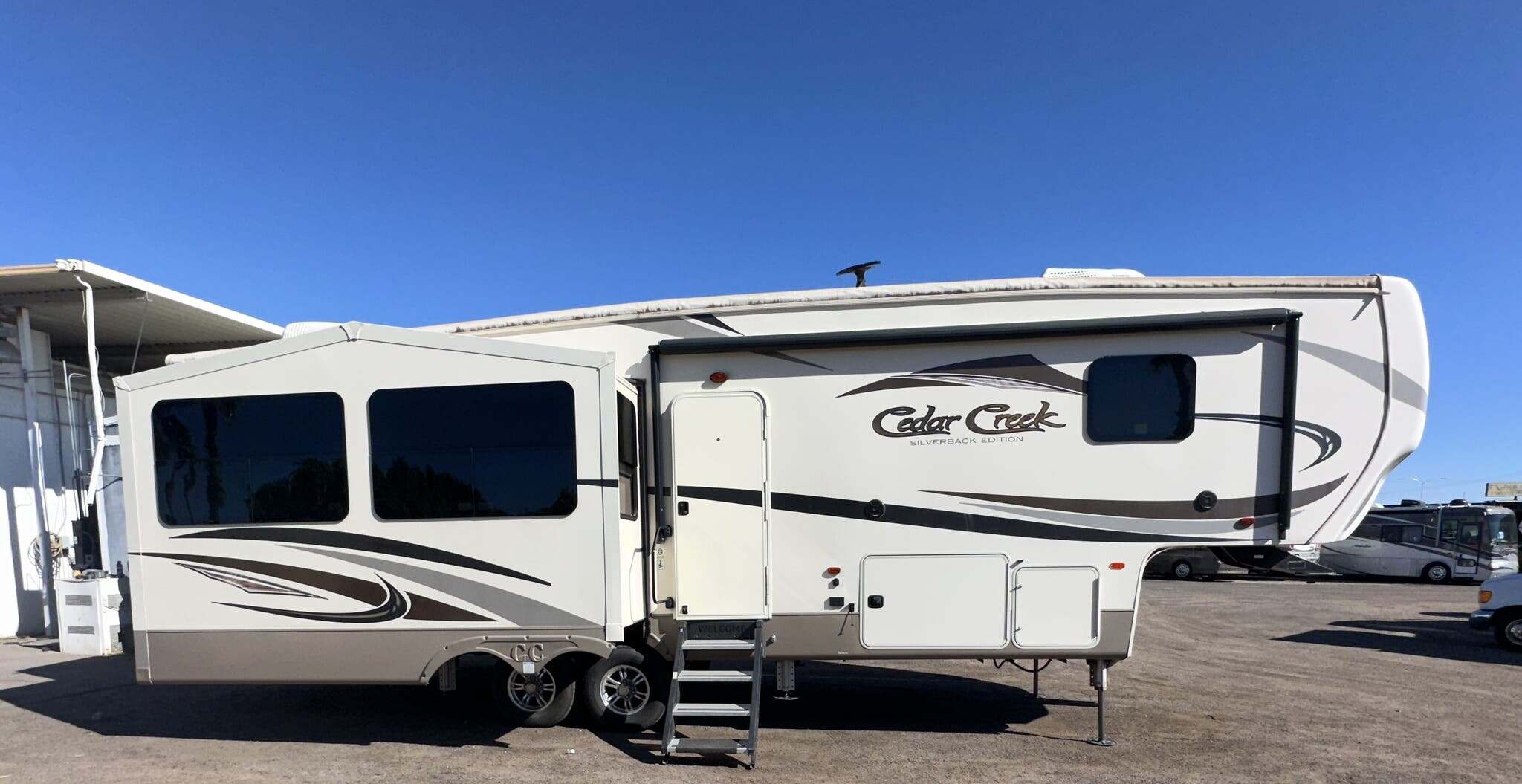 2018 Forest River Cedar Creek Silverback 29RE RV