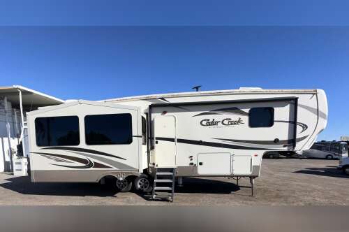 2018 Forest River Cedar Creek Silverback 29RE in mesa AZ