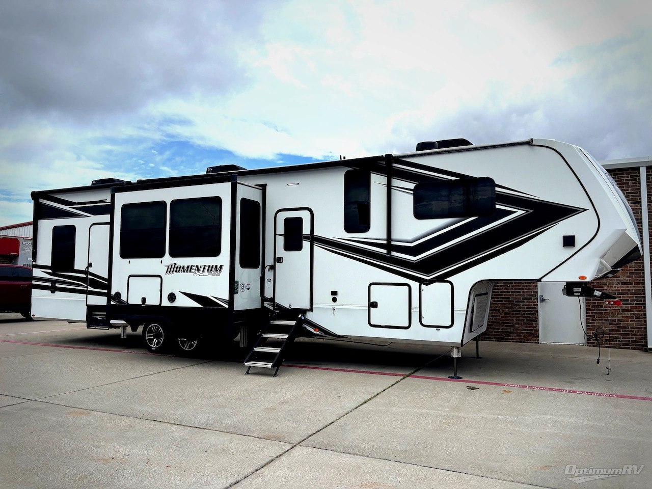 2022 Grand Design Momentum M-Class 351MS-R in moore OK